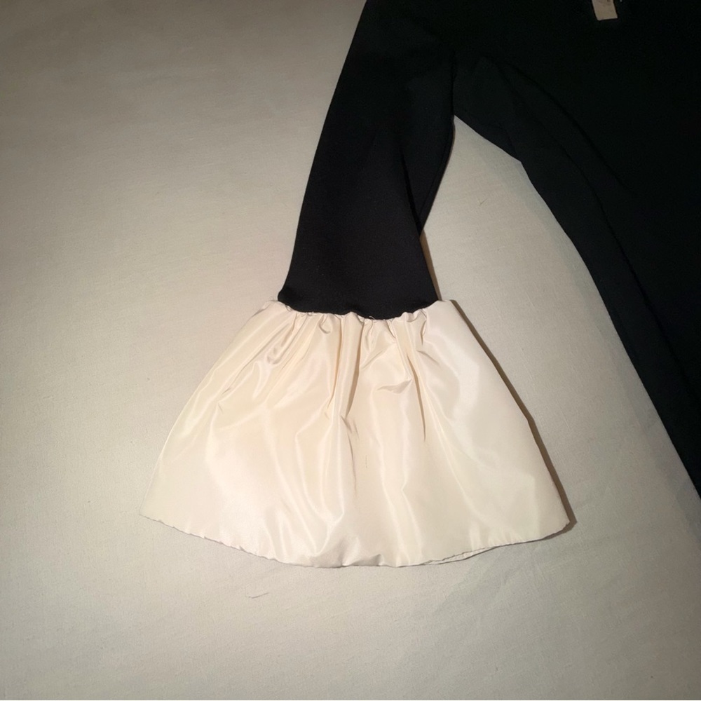 LOFT Black Mini Shift Dress White Ruffle Bell Sleeve Contrast Cuff Size 0 - Picture 3 of 7